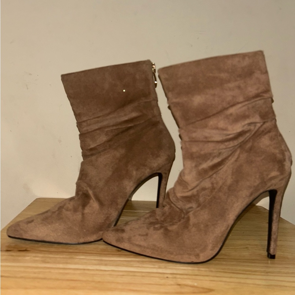 Fashion Nova  Brown Suede Ankle Boots size 9